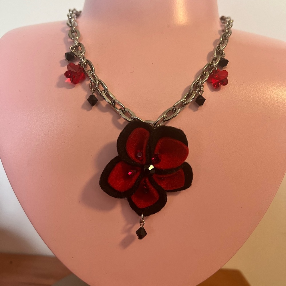 Tarina Tarantino Felt Flower Necklace